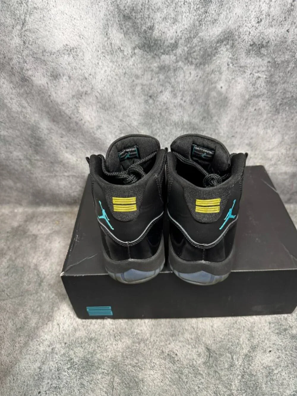 Size 8.5 | Jordan 11 Gamma Blue With Box | Pre-Owned - Picture 3 of 9